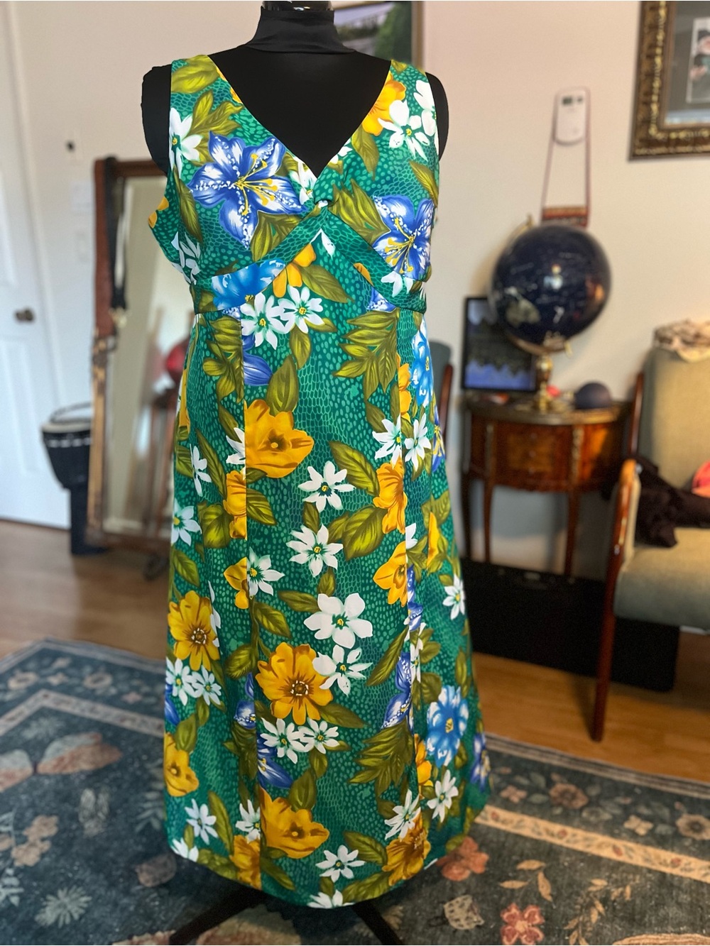 Sag Harbor Green Floral V-Neck Sleeveless Midi Dress with Yellow & Blue Blooms